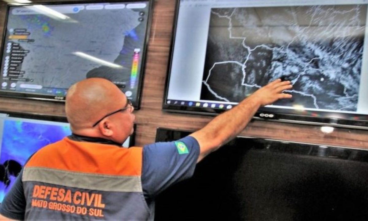 aaDEFESA-CIVIL-Foto-Saul-Schramm-768x425-730x425 (2)