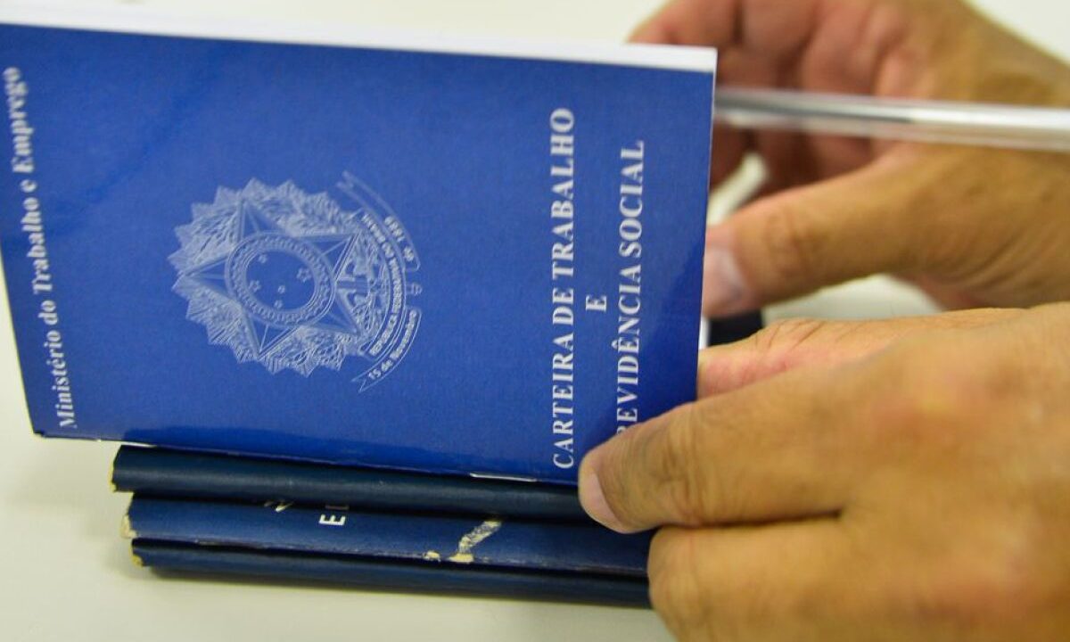 Carteira de Trabalho e Previdência Social (CTPS)