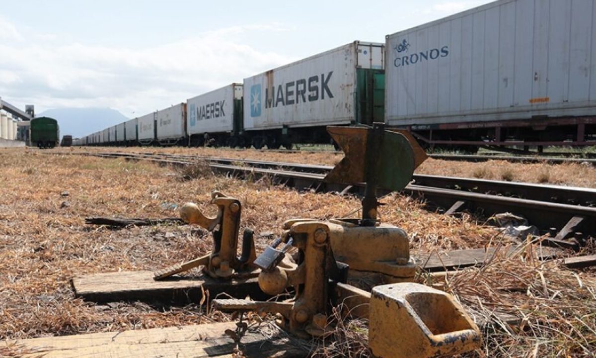 Aumenta o transporte de cargas pela ferrovia até o Porto de Paranaguá -