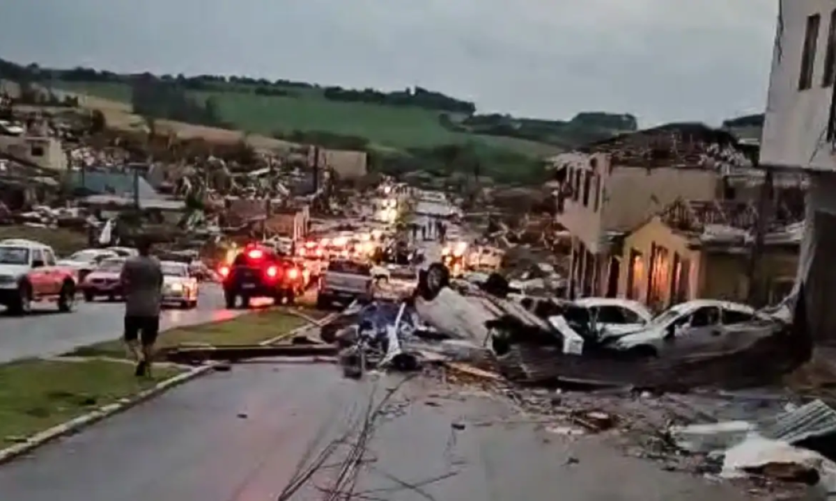 dfe7136b-f903-4ce5-a1e2-32207f96593f