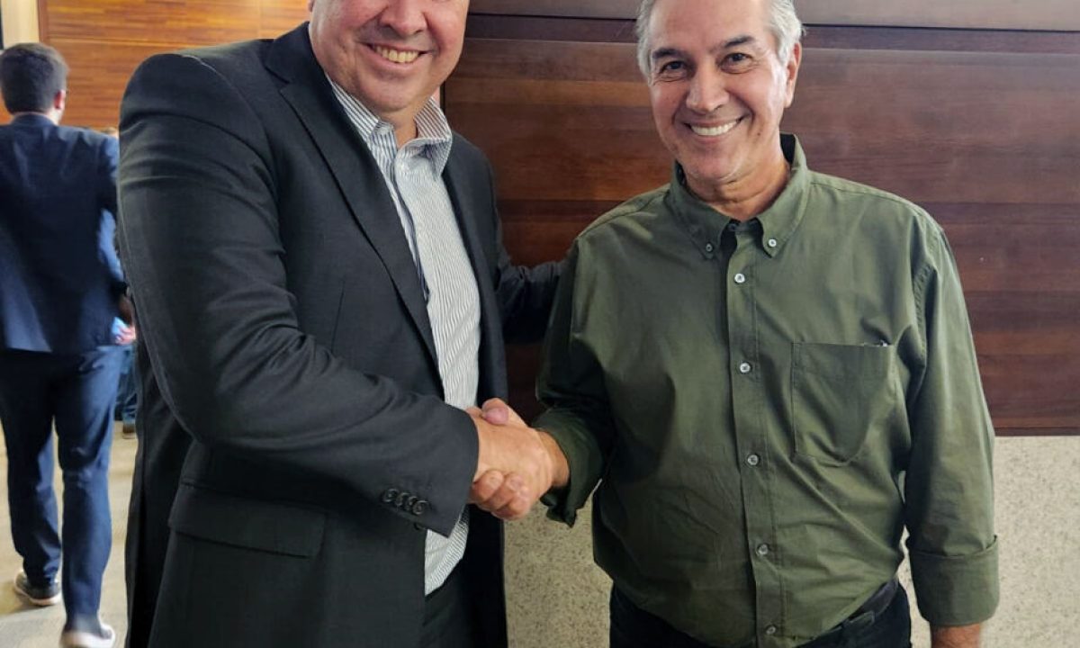 eduardo-riedel-e-reinaldo-azambuja-na-convencao-nacional