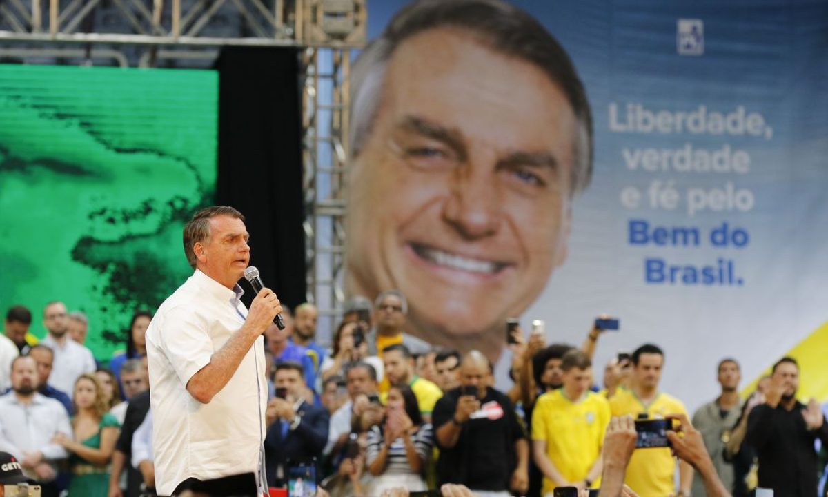 O presidente Jair Bolsonaro fala durante a convenção nacional do Partido Liberal (PL), no estádio do Maracanãzinho, no Rio de Janeiro