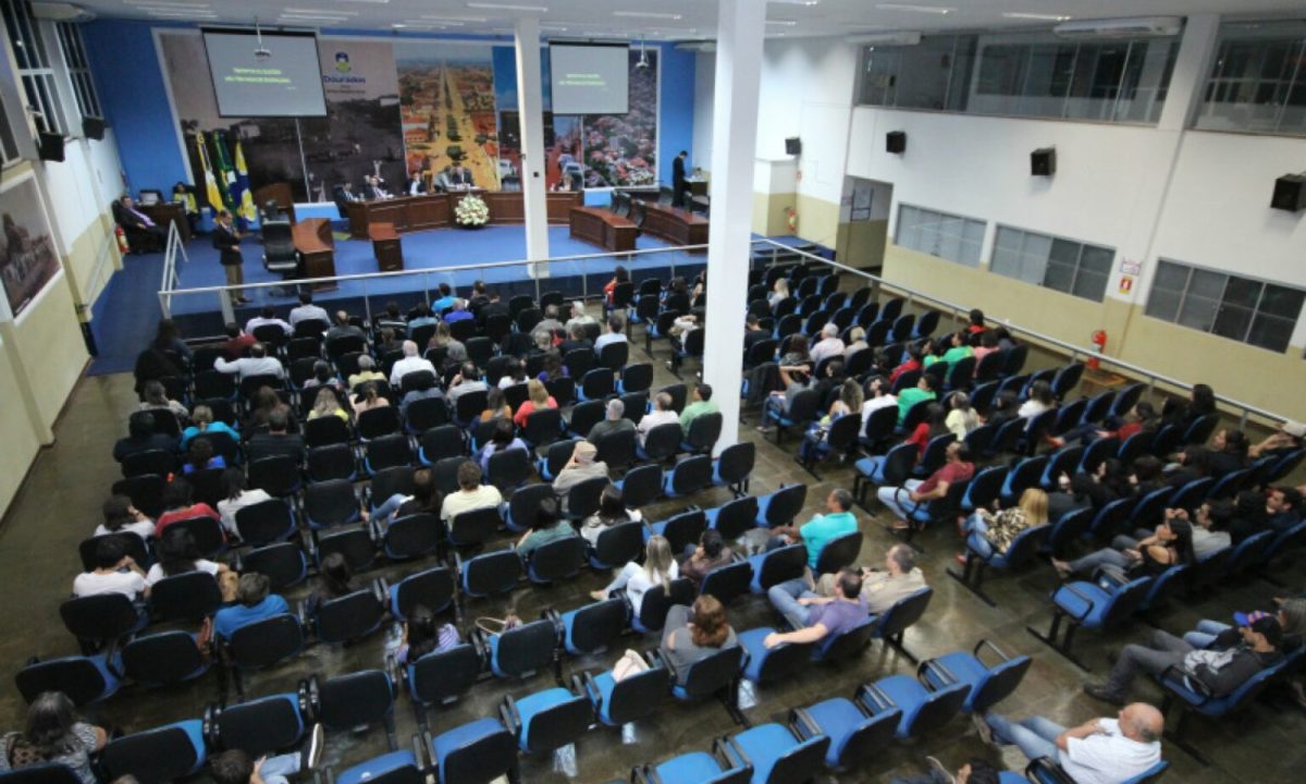plenario-camara-de-vereadores-dourados-1536x1025