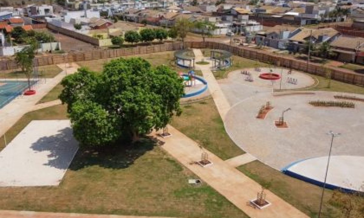 praca_ipe3-1-scaled-420x280_c