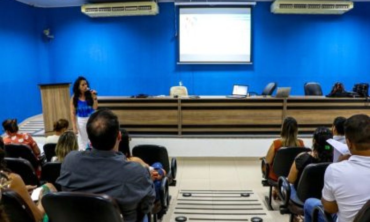 reuniao_saude_regional_estado_costa_leste_plenarinho_21-10-2019-3-420x280_c