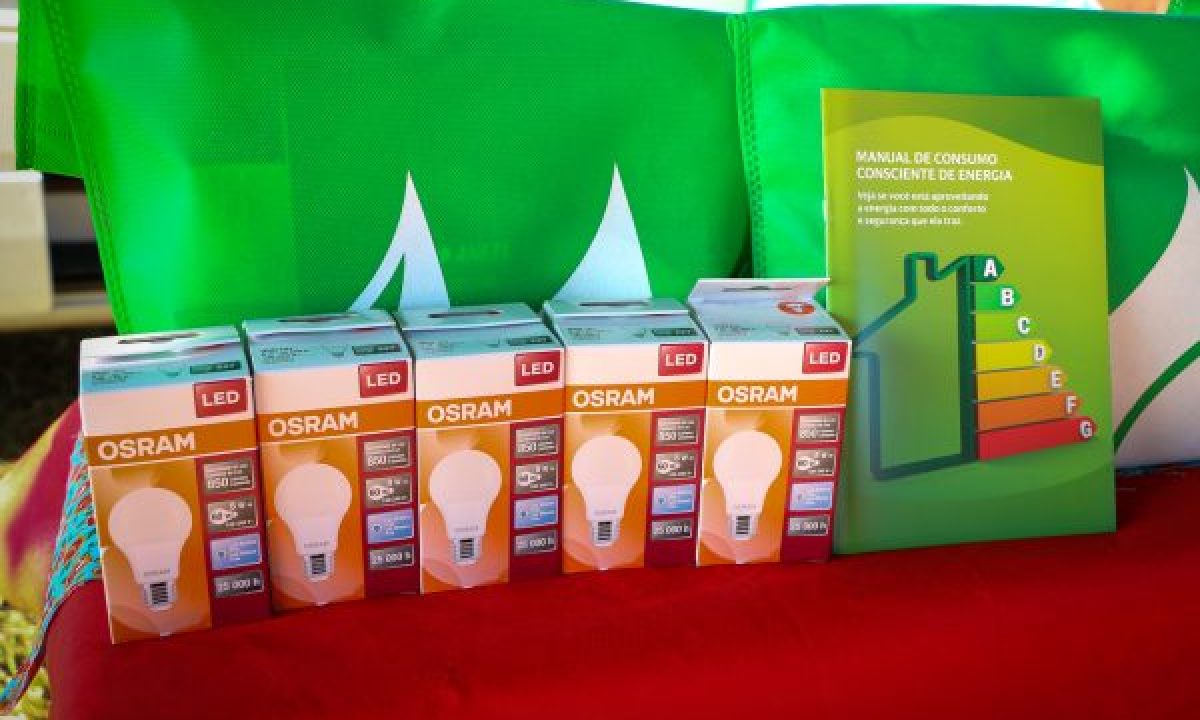 troca_lampada_led-2-e1650311741300