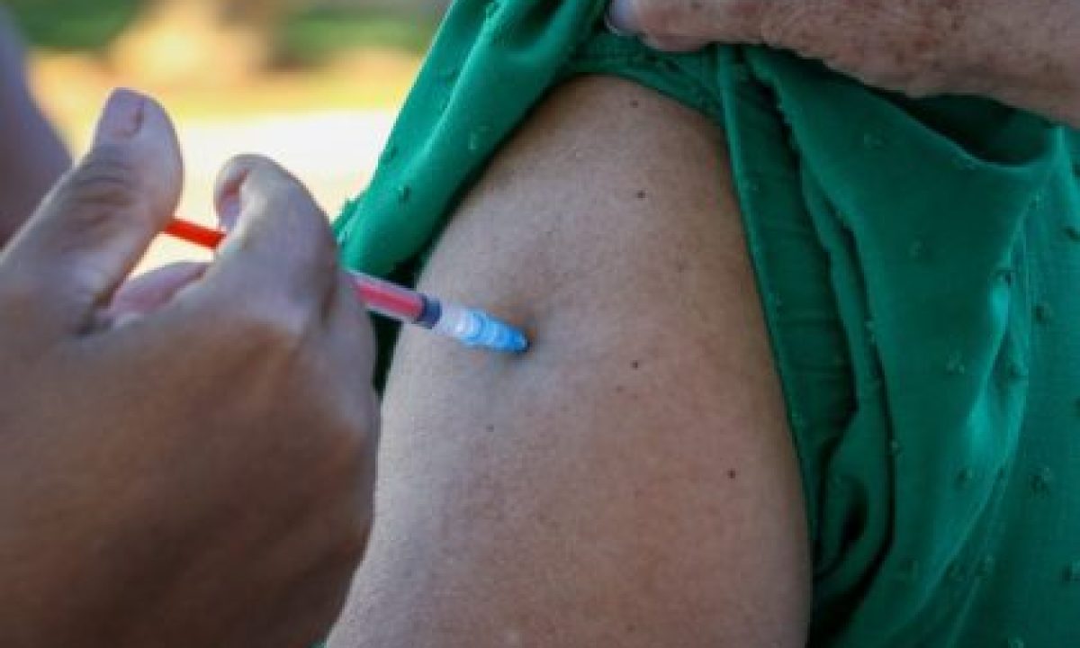 vacinacao_covid_praca_ramez-17-e1647610122918-420x280_c