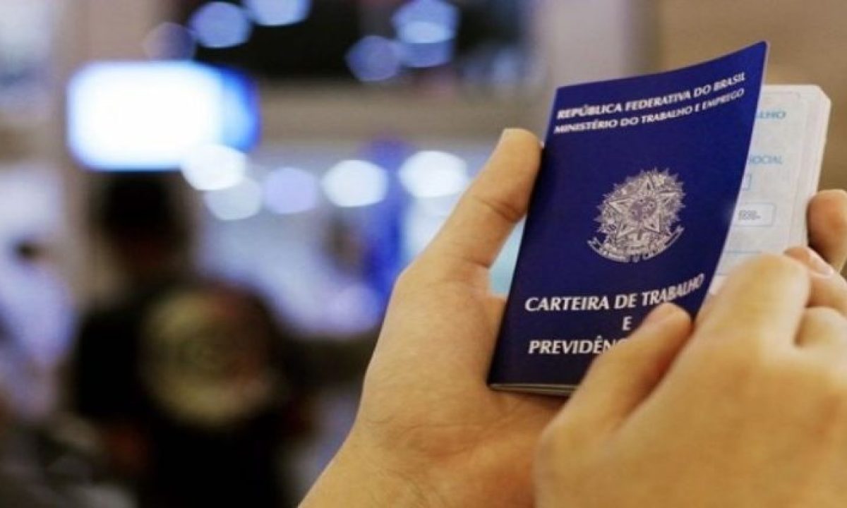 vagas-emprego-carteira-trabalho-730x425