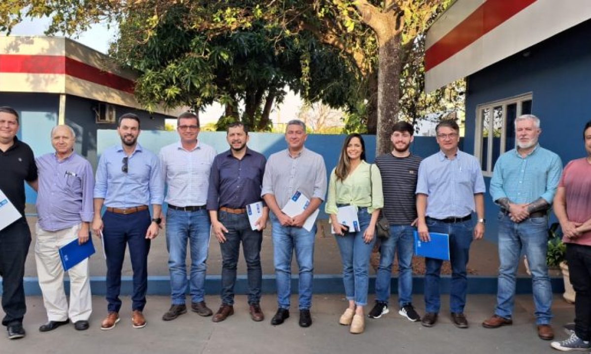 visita-autoridades-paraguaias-industrializacao-camara-municipal-sedectt-2-scaled